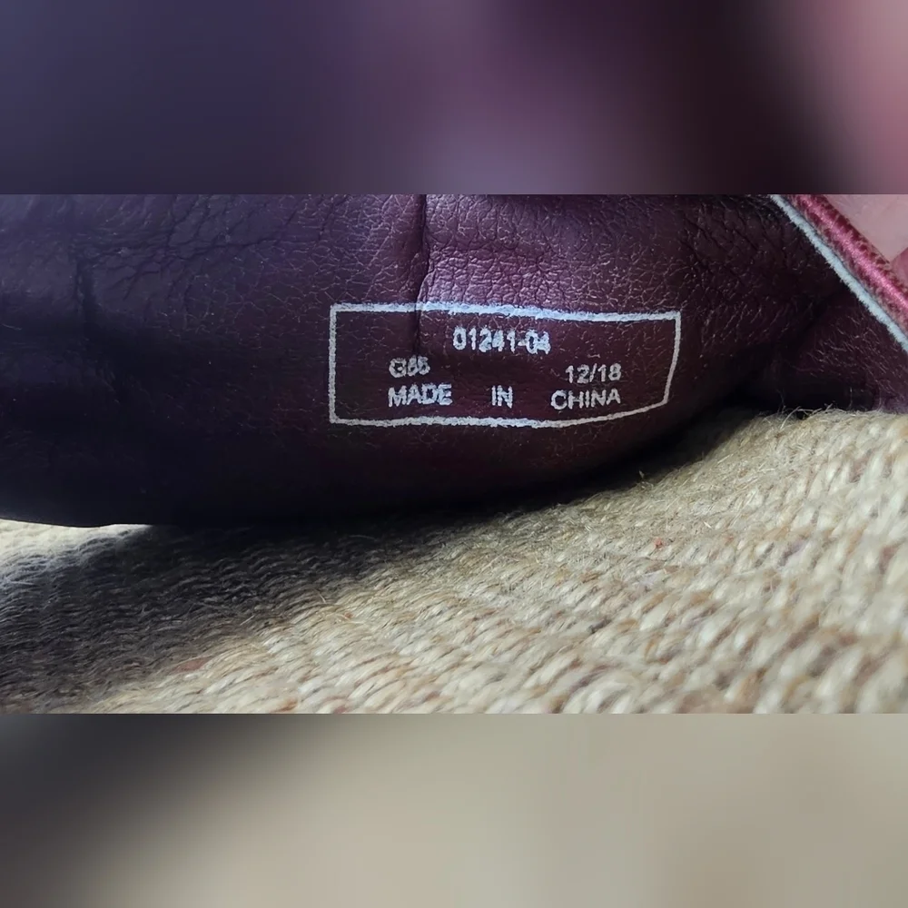 Bearpaw Women's Cedars Wine Faux Leather Slide Sandals Lightweight Casual Size 7